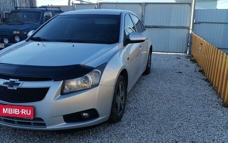 Chevrolet Cruze II, 2011 год, 800 000 рублей, 3 фотография