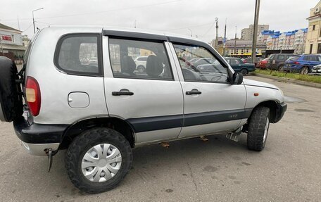 Chevrolet Niva I рестайлинг, 2004 год, 333 000 рублей, 2 фотография