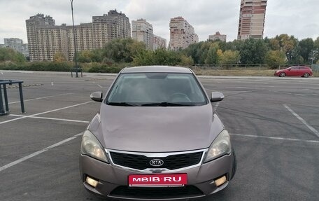 KIA cee'd I рестайлинг, 2011 год, 900 000 рублей, 2 фотография