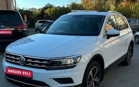 Volkswagen Tiguan II, 2017 год, 2 800 000 рублей, 2 фотография