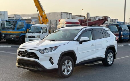 Toyota RAV4, 2021 год, 3 150 000 рублей, 5 фотография