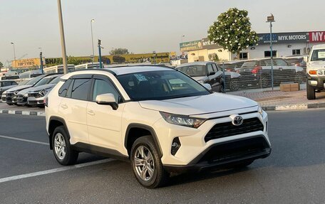 Toyota RAV4, 2021 год, 3 150 000 рублей, 4 фотография