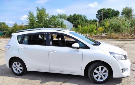 Toyota Verso I, 2014 год, 2 300 000 рублей, 5 фотография