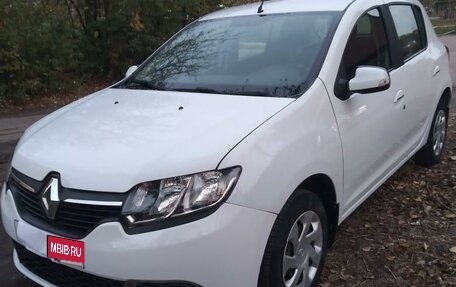 Renault Sandero II рестайлинг, 2015 год, 950 000 рублей, 1 фотография