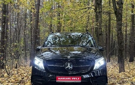 Mercedes-Benz V-Класс, 2017 год, 7 230 000 рублей, 1 фотография