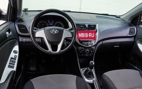 Hyundai Solaris II рестайлинг, 2011 год, 870 000 рублей, 6 фотография