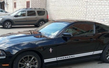 Ford Mustang VI рестайлинг, 2010 год, 1 630 000 рублей, 9 фотография