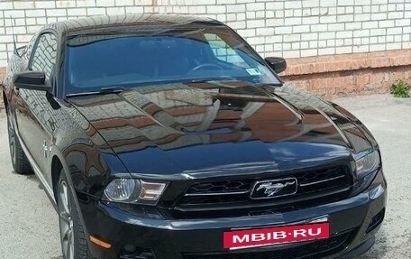 Ford Mustang VI рестайлинг, 2010 год, 1 630 000 рублей, 8 фотография