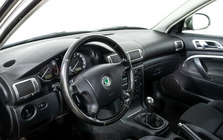 Skoda Superb III рестайлинг, 2007 год, 430 000 рублей, 11 фотография