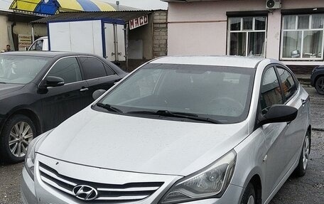 Hyundai Solaris II рестайлинг, 2016 год, 800 000 рублей, 2 фотография