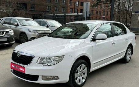 Skoda Superb III рестайлинг, 2012 год, 1 800 000 рублей, 1 фотография