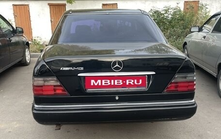 Mercedes-Benz E-Класс, 1994 год, 450 000 рублей, 4 фотография