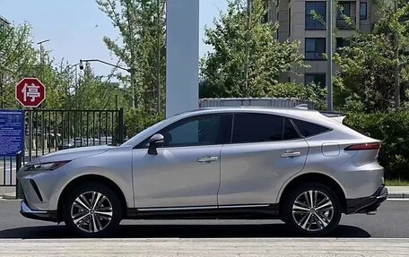 Toyota Venza, 2021 год, 3 961 000 рублей, 2 фотография