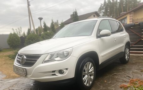 Volkswagen Tiguan I, 2010 год, 1 300 000 рублей, 2 фотография