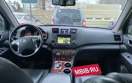 Toyota Highlander III, 2010 год, 2 200 000 рублей, 4 фотография