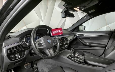 BMW 5 серия, 2018 год, 4 729 700 рублей, 14 фотография