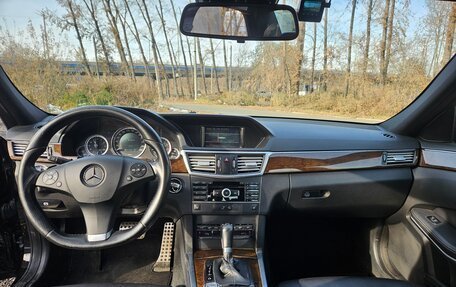 Mercedes-Benz E-Класс, 2011 год, 1 690 000 рублей, 8 фотография