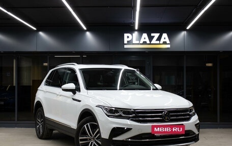 Volkswagen Tiguan II, 2022 год, 4 999 000 рублей, 4 фотография