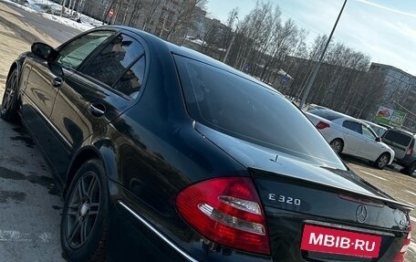 Mercedes-Benz E-Класс, 2003 год, 685 000 рублей, 10 фотография