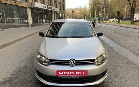 Volkswagen Polo VI (EU Market), 2013 год, 750 000 рублей, 2 фотография