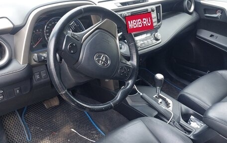 Toyota RAV4, 2015 год, 2 500 000 рублей, 7 фотография