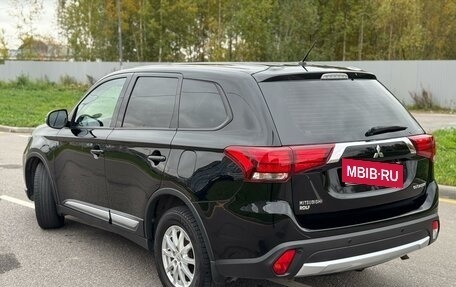 Mitsubishi Outlander III рестайлинг 3, 2016 год, 1 900 000 рублей, 7 фотография