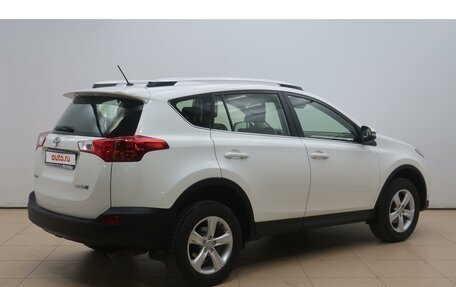 Toyota RAV4, 2014 год, 2 065 000 рублей, 5 фотография