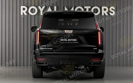 Cadillac Escalade V, 2023 год, 17 990 000 рублей, 4 фотография