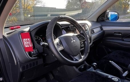 Mitsubishi Outlander III рестайлинг 3, 2014 год, 1 700 000 рублей, 7 фотография