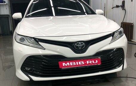 Toyota Camry, 2018 год, 3 232 323 рублей, 2 фотография