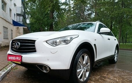 Infiniti FX II, 2011 год, 2 122 000 рублей, 1 фотография