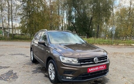 Volkswagen Tiguan II, 2017 год, 2 300 000 рублей, 2 фотография