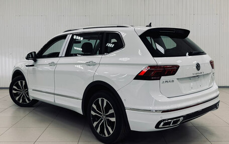 Volkswagen Tiguan II, 2023 год, 5 598 000 рублей, 1 фотография