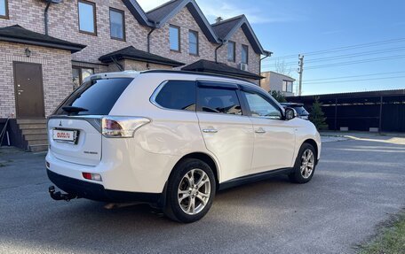 Mitsubishi Outlander III рестайлинг 3, 2013 год, 1 800 000 рублей, 10 фотография