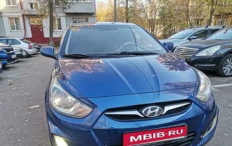 Hyundai Solaris II рестайлинг, 2011 год, 600 000 рублей, 4 фотография