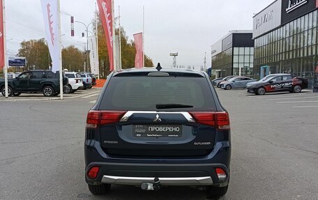 Mitsubishi Outlander III рестайлинг 3, 2017 год, 2 051 100 рублей, 6 фотография