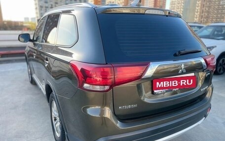 Mitsubishi Outlander III рестайлинг 3, 2018 год, 2 000 000 рублей, 7 фотография