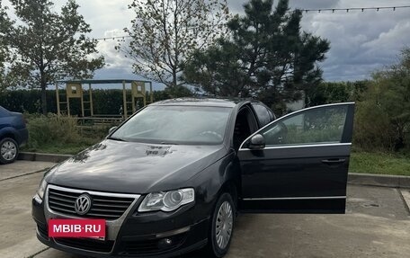 Volkswagen Passat B6, 2005 год, 700 000 рублей, 2 фотография