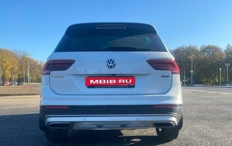 Volkswagen Tiguan II, 2018 год, 2 900 000 рублей, 3 фотография