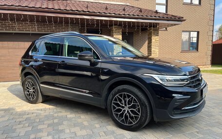 Volkswagen Tiguan II, 2021 год, 3 250 000 рублей, 2 фотография