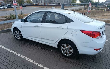 Hyundai Solaris II рестайлинг, 2012 год, 999 999 рублей, 4 фотография