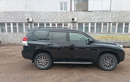 Toyota Land Cruiser Prado 150 рестайлинг 2, 2011 год, 3 070 000 рублей, 2 фотография