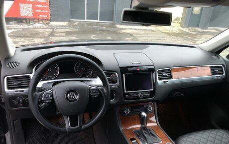 Volkswagen Touareg III, 2010 год, 2 230 000 рублей, 19 фотография