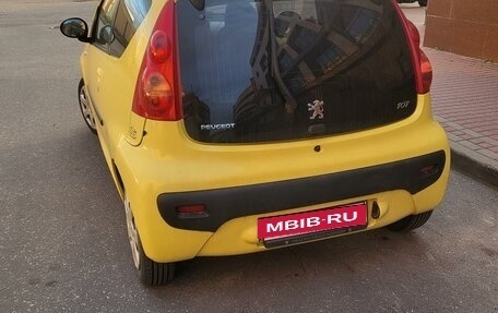 Peugeot 107 I рестайлинг, 2011 год, 520 000 рублей, 2 фотография