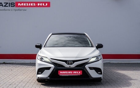 Toyota Camry, 2021 год, 3 450 000 рублей, 2 фотография