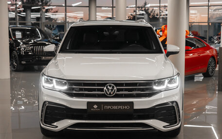 Volkswagen Tiguan II, 2021 год, 3 840 000 рублей, 3 фотография