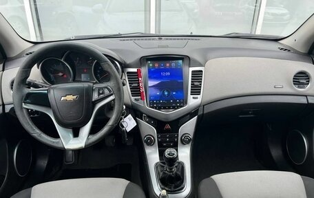 Chevrolet Cruze II, 2011 год, 680 000 рублей, 9 фотография