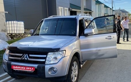 Mitsubishi Pajero IV, 2008 год, 1 650 000 рублей, 3 фотография