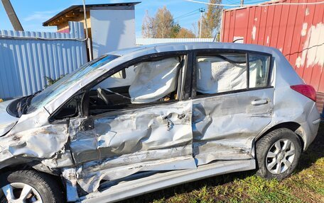 Nissan Tiida, 2011 год, 300 000 рублей, 3 фотография