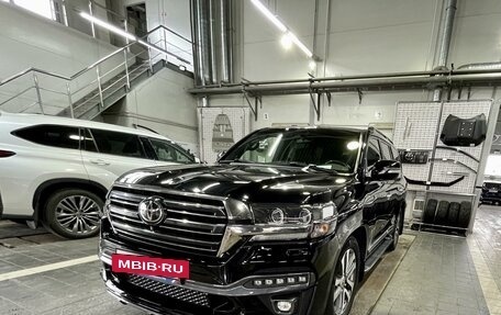 Toyota Land Cruiser 200, 2016 год, 8 300 000 рублей, 4 фотография